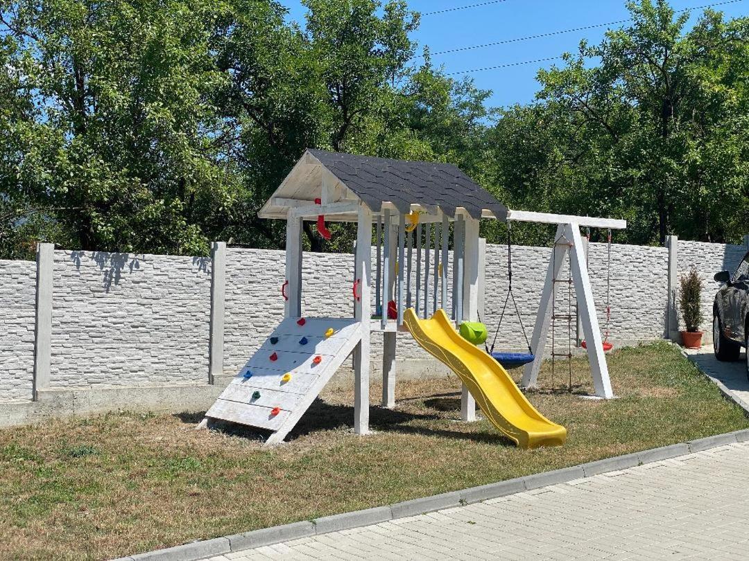 Green Hill Villa Călimăneşti Dış mekan fotoğraf